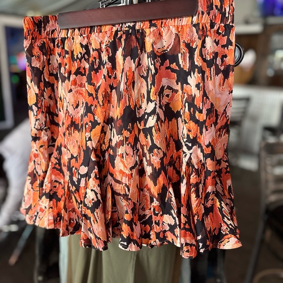 Cupshe Vibrant Abstract Mini Skirt - Picture 3 of 3